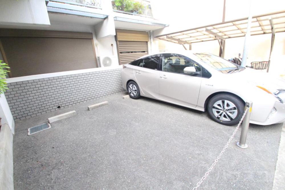 26/30 駐車場