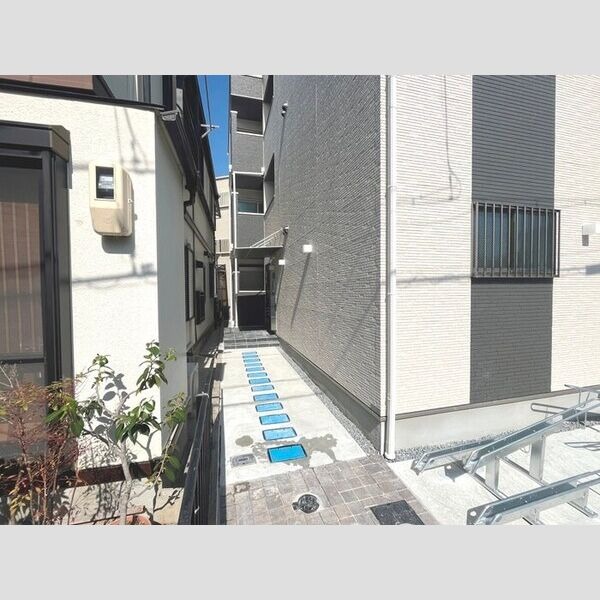 15/22 エントランス