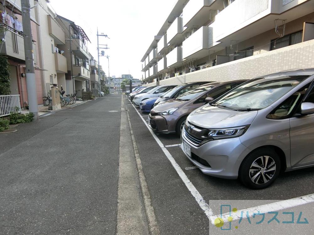 26/30 駐車場