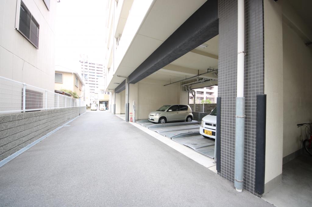 25/30 駐車場