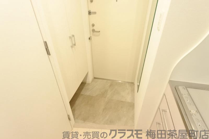 16/30 玄関