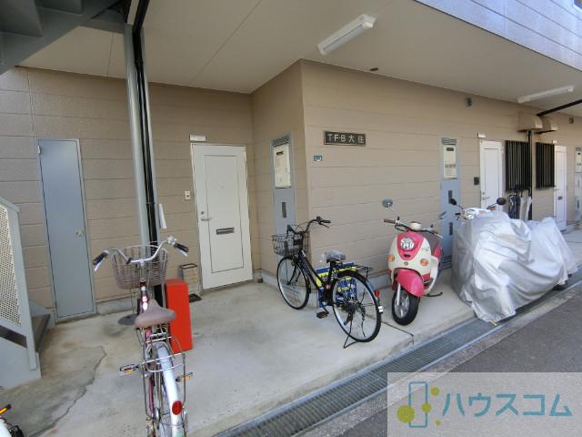 27/30 エントランス