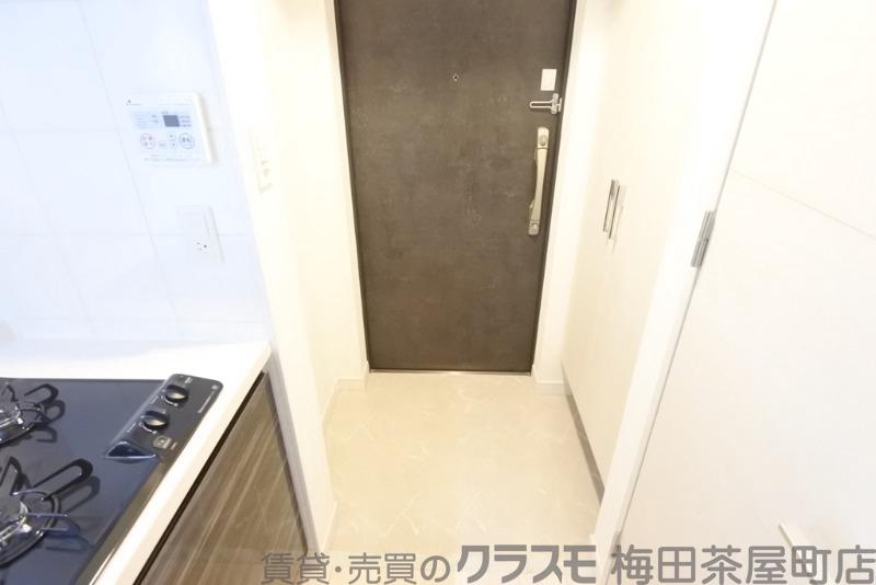 16/30 玄関