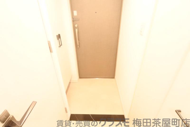 16/30 玄関