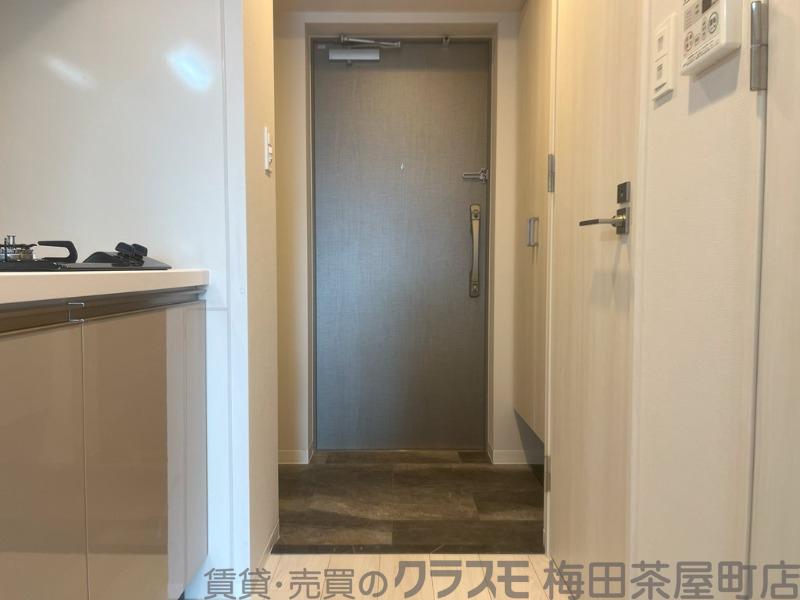 16/30 玄関