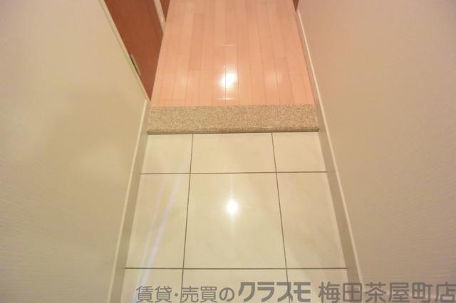 16/30 玄関
