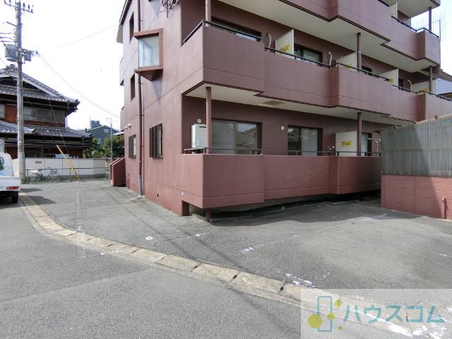 26/30 駐車場