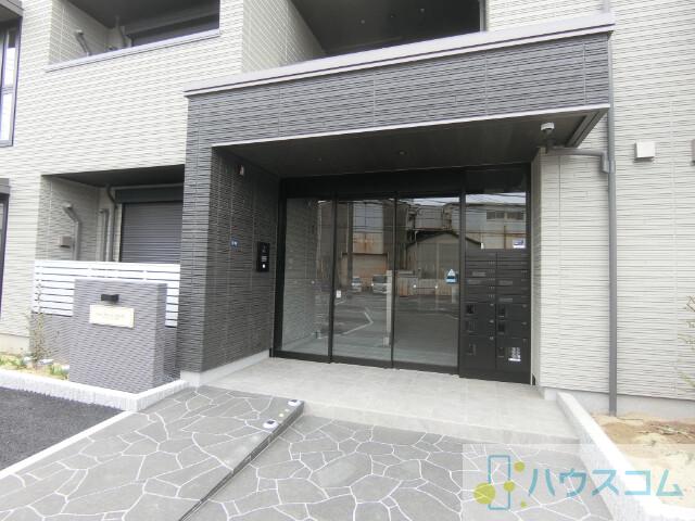 28/30 エントランス