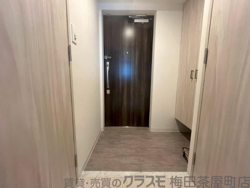 16/30 玄関