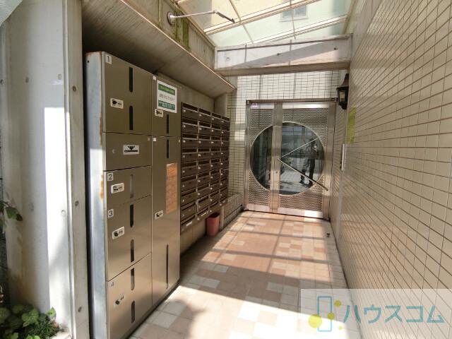 27/30 エントランス