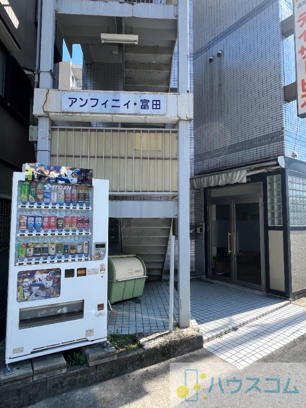 23/30 エントランス