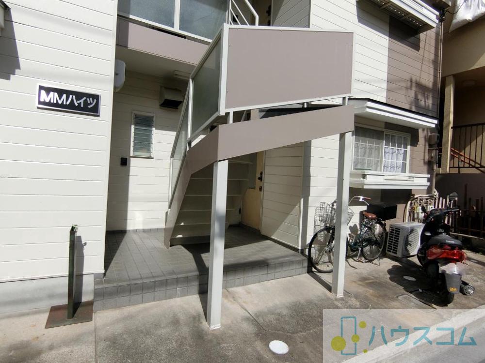 25/30 エントランス