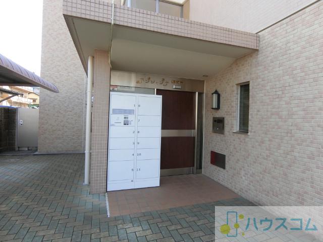 26/30 エントランス