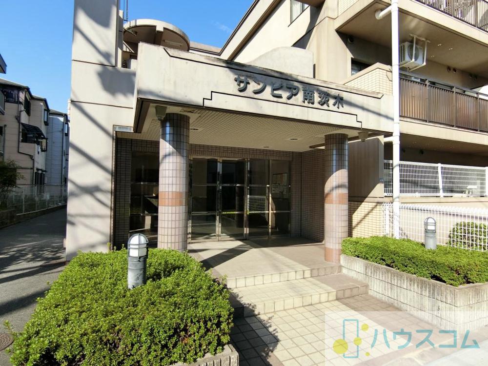 26/30 エントランス