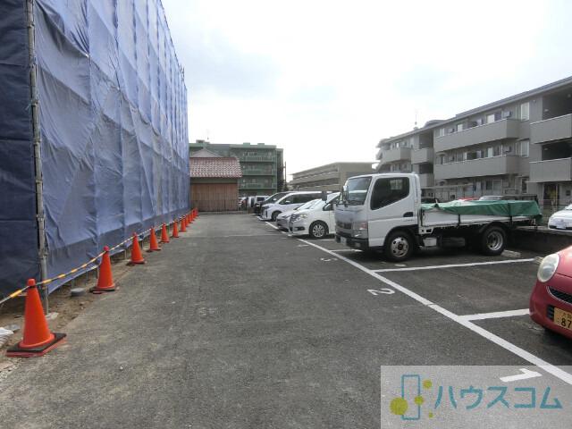 4/13 駐車場