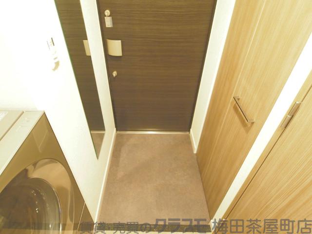 16/30 玄関