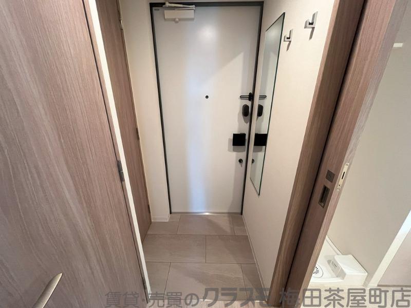 16/30 玄関