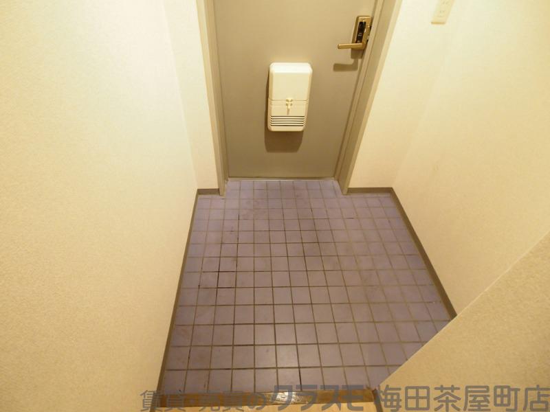 19/30 玄関