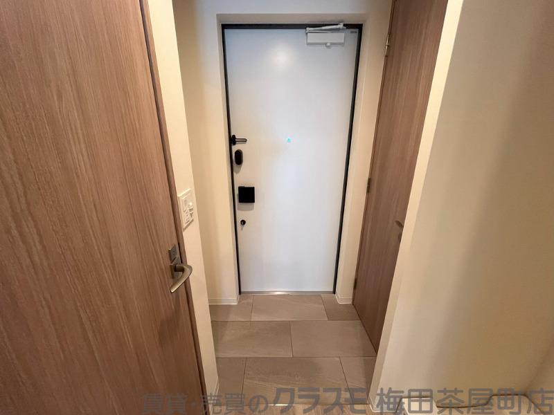 16/30 玄関