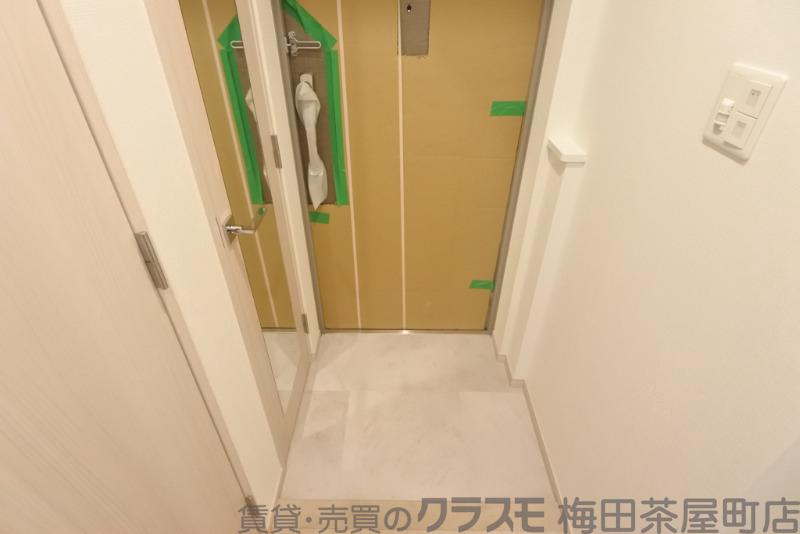 19/30 玄関