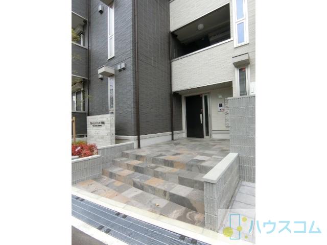 27/30 エントランス