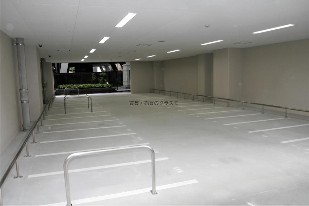 18/26 駐車場