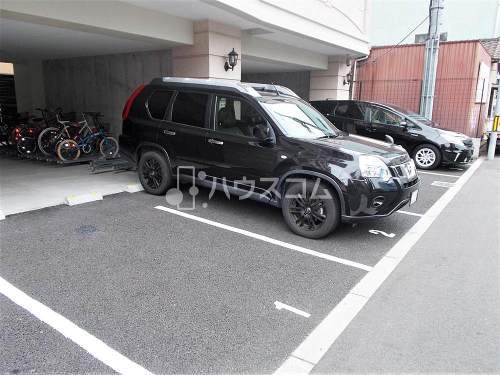 22/30 駐車場