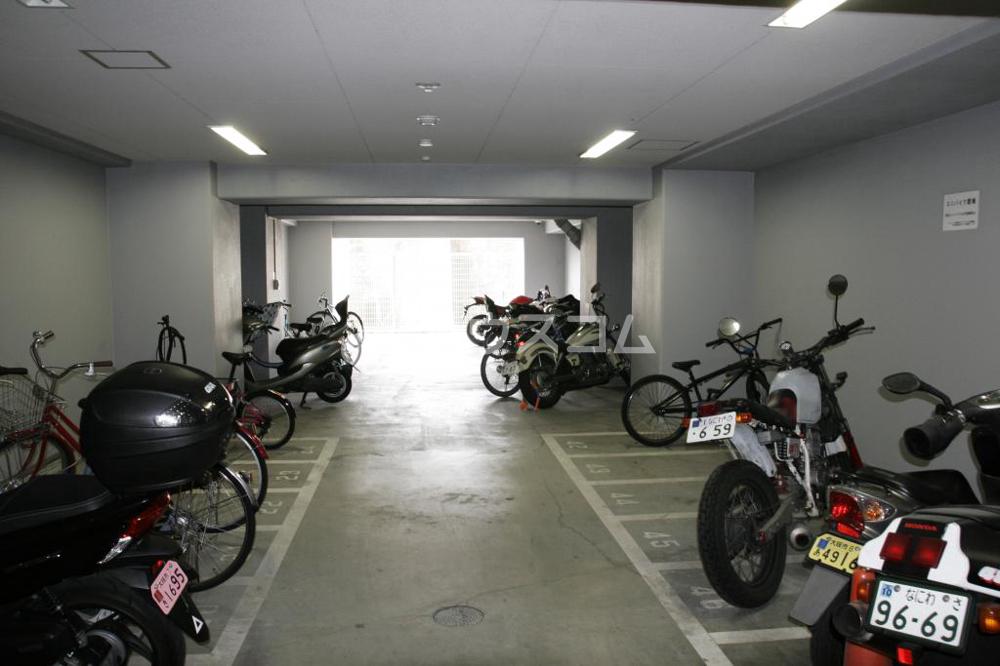 15/27 駐車場