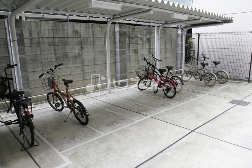 18/28 駐車場