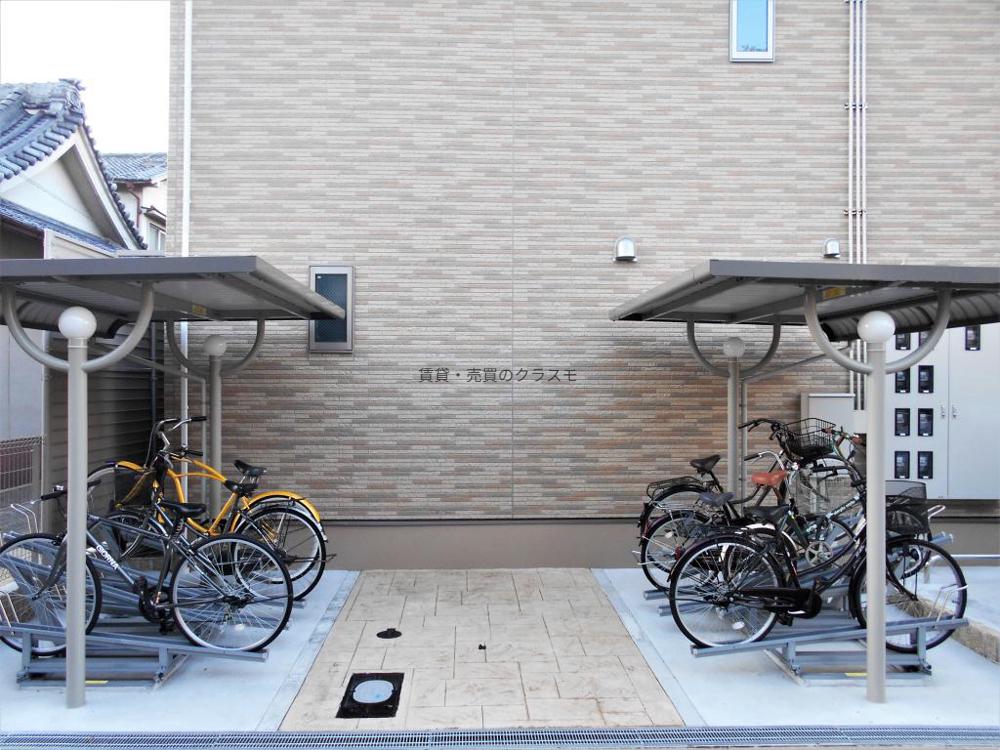 18/28 駐車場