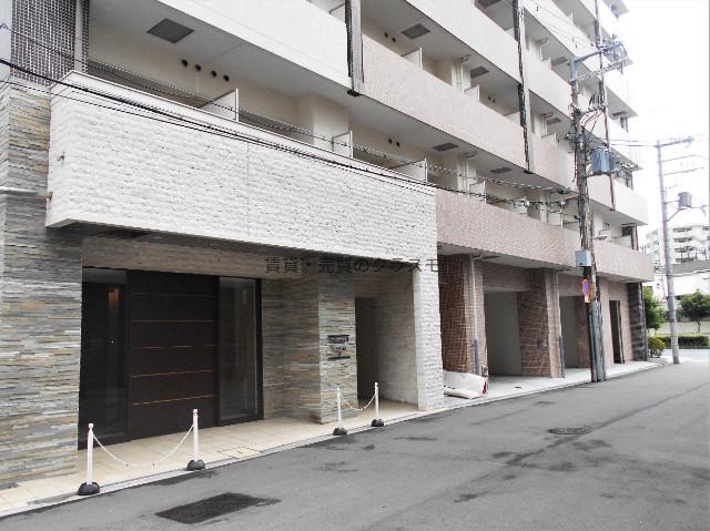18/28 駐車場
