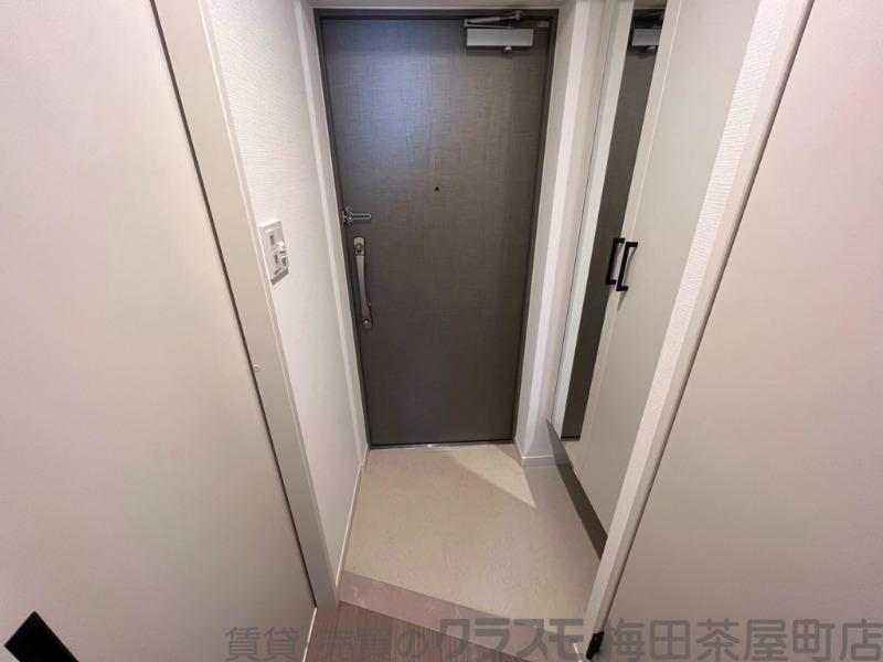 16/30 玄関
