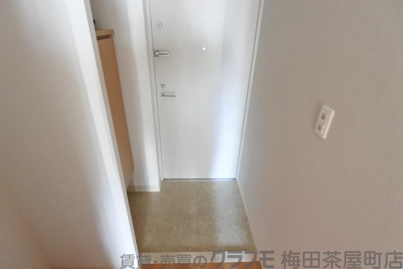 16/30 玄関