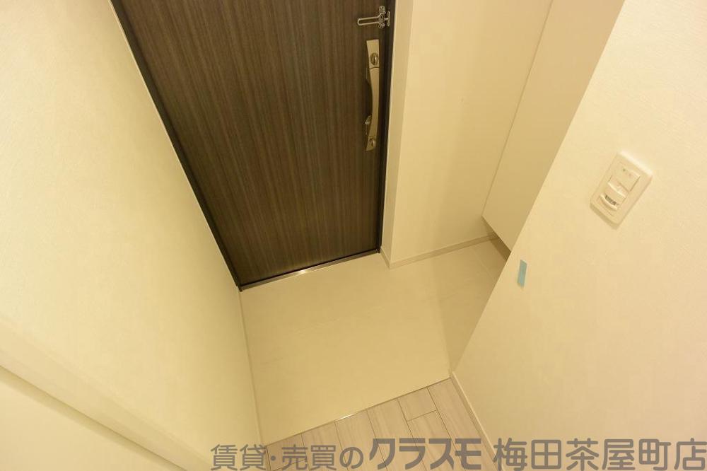 19/30 玄関