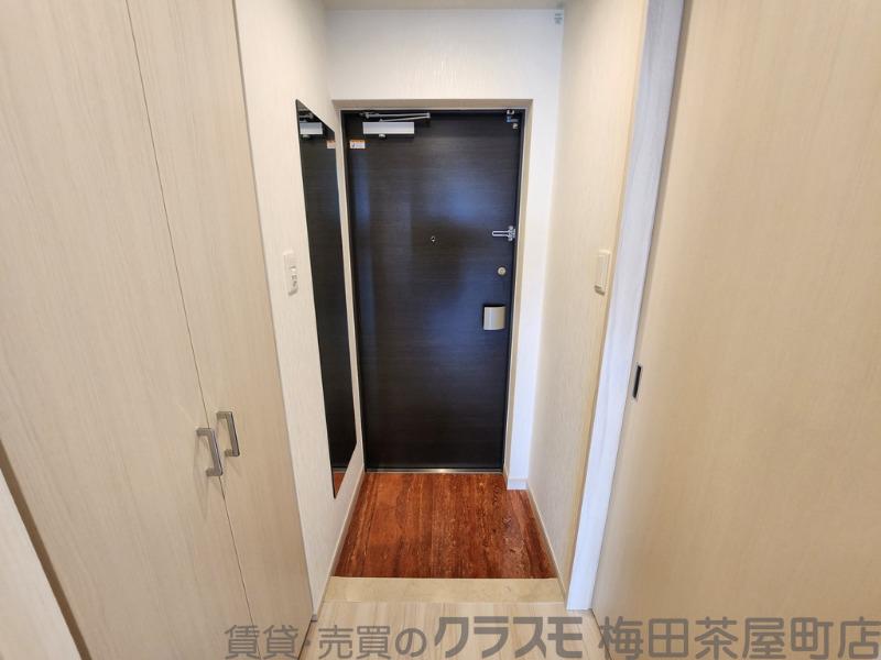 16/30 玄関