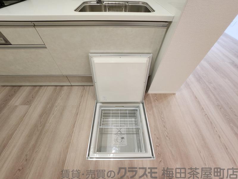 14/30 室内