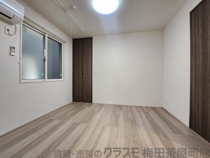 16/30 寝室