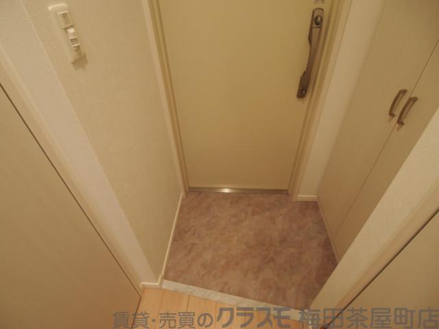 16/30 玄関