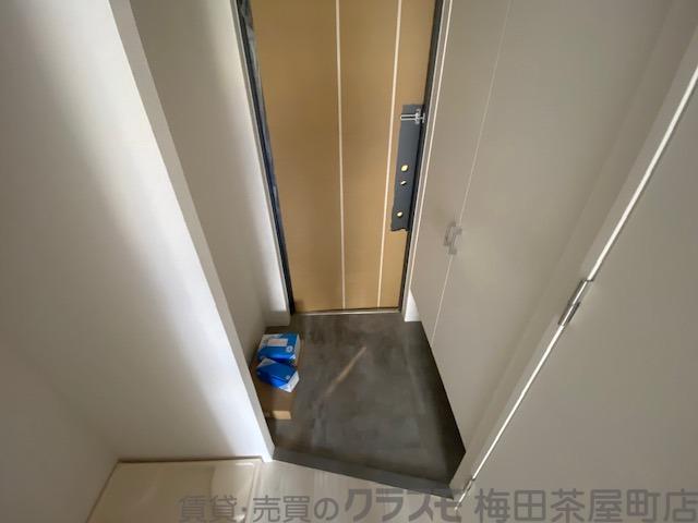 16/30 玄関