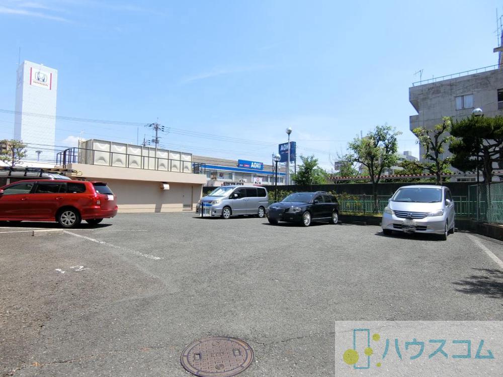 27/30 駐車場