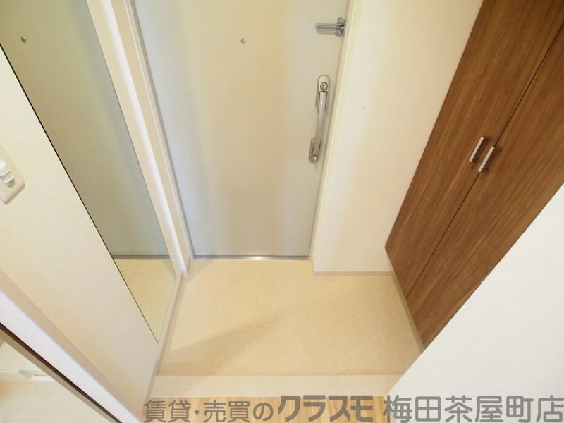 19/30 玄関
