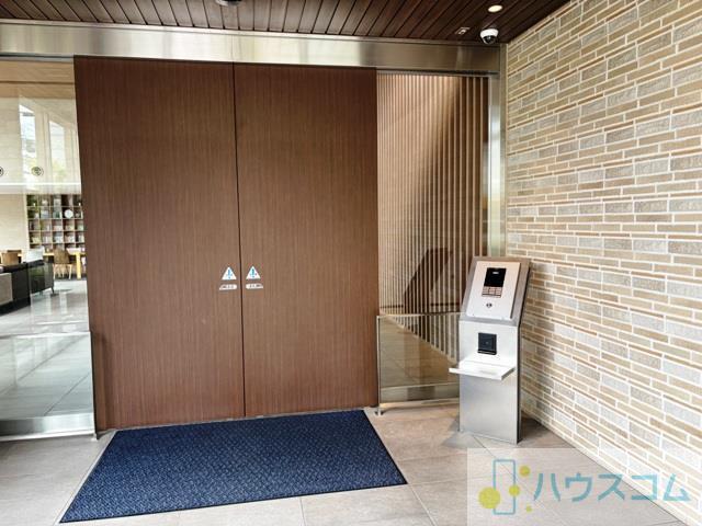 21/27 エントランス