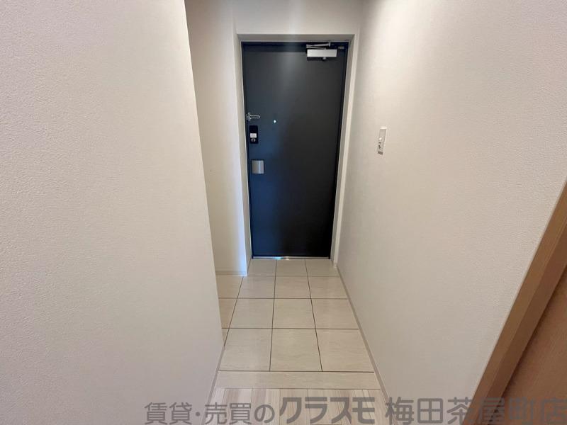 16/30 玄関