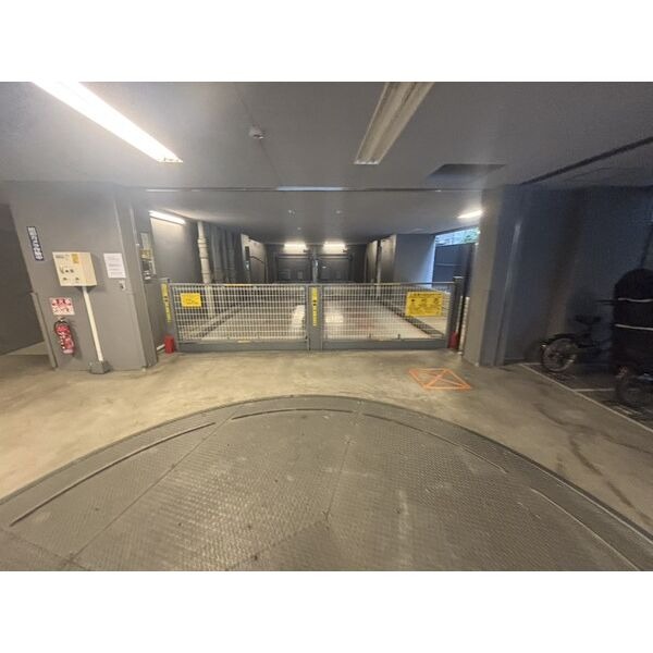 16/22 駐車場