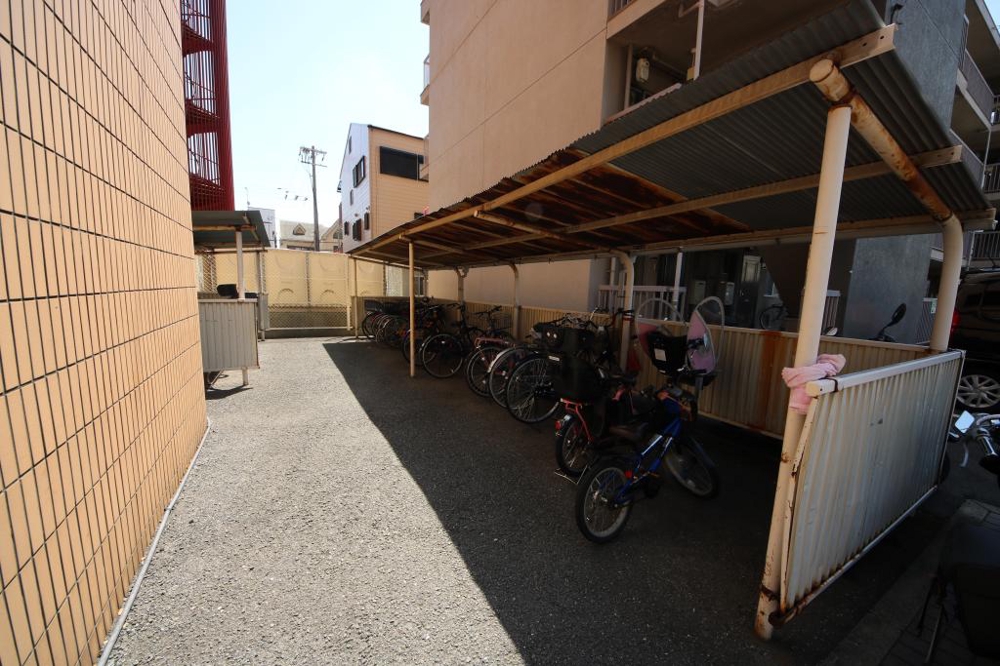 28/30 駐車場