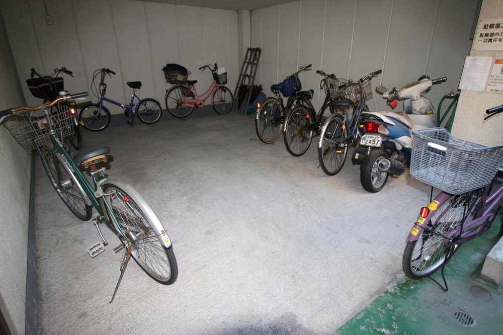 28/30 駐車場