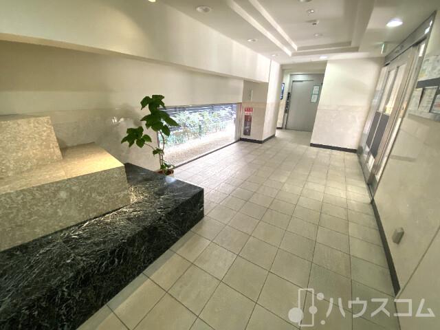 21/28 エントランス