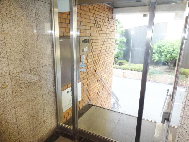 19/23 エントランス