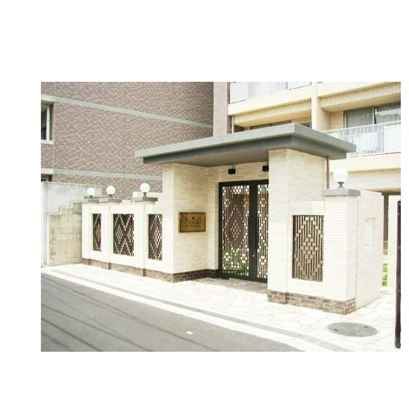 22/30 エントランス