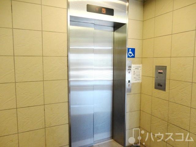 16/19 エントランス